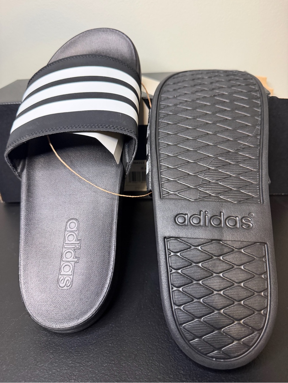 NEW Adidas Men’s 11/Women’s 12 Black Slide Sandals with White Three-Stripes